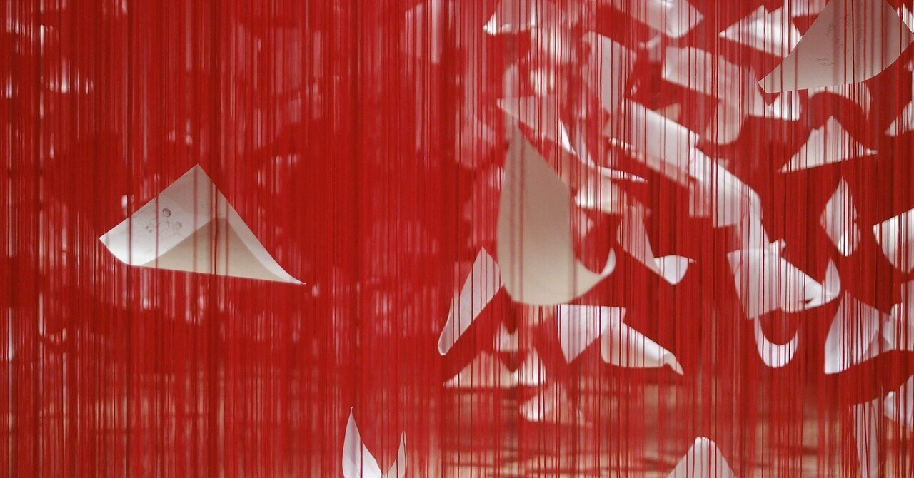 塩田千春「つながる私（アイ）」＠大阪中之島美術館┆展覧会レビュー｜IKOI