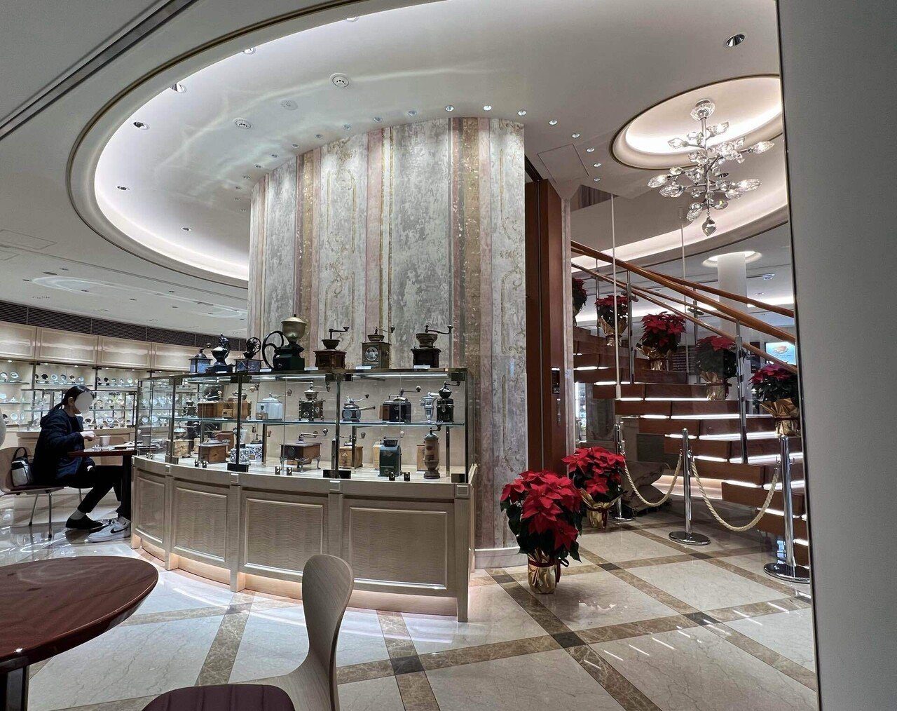 ドトールコーヒーのラスボス店、ロイヤルクリスタルコーヒーはすごかっ