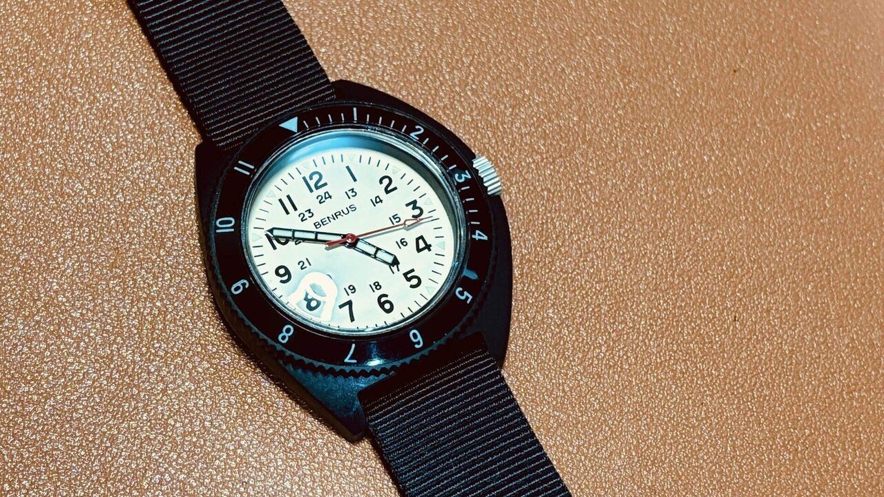 羽のように軽いミリタリーウォッチ！！【BENRUS TYPE-Ⅲ】｜西山