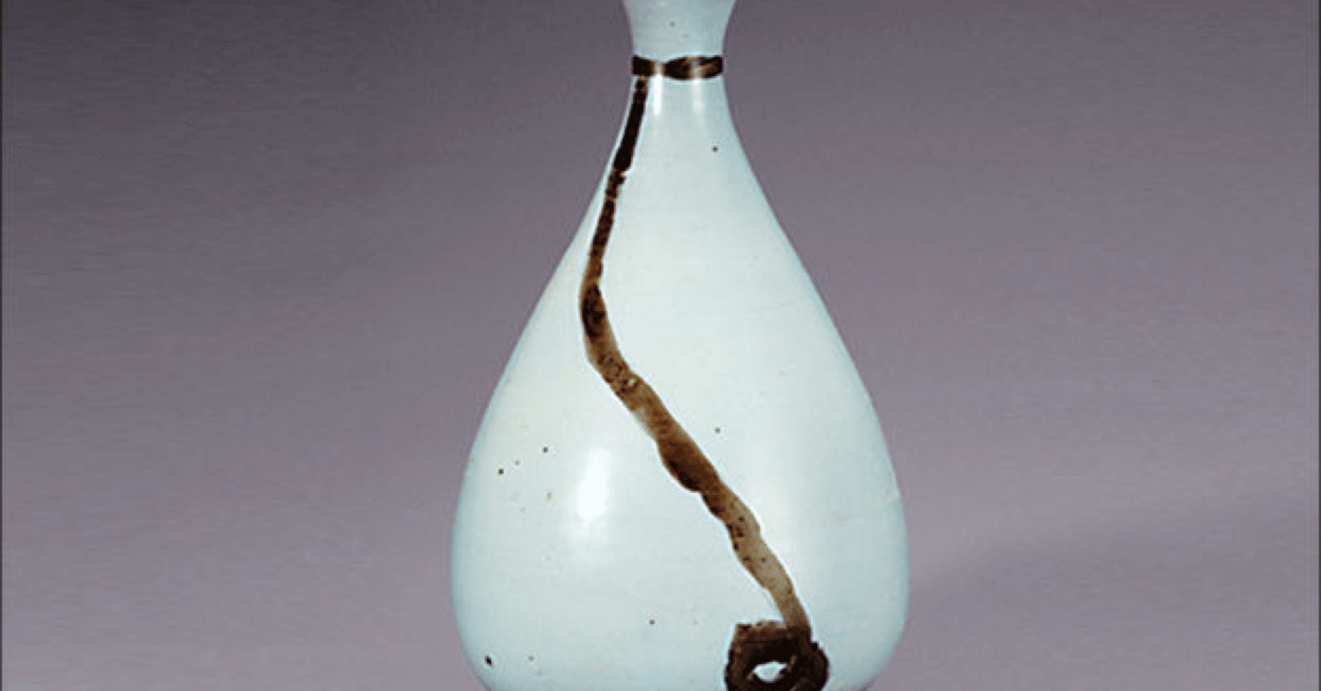 名作の秘密㉑] 白磁の上の韓国の抽象画、鉄絵白磁｜きむこ