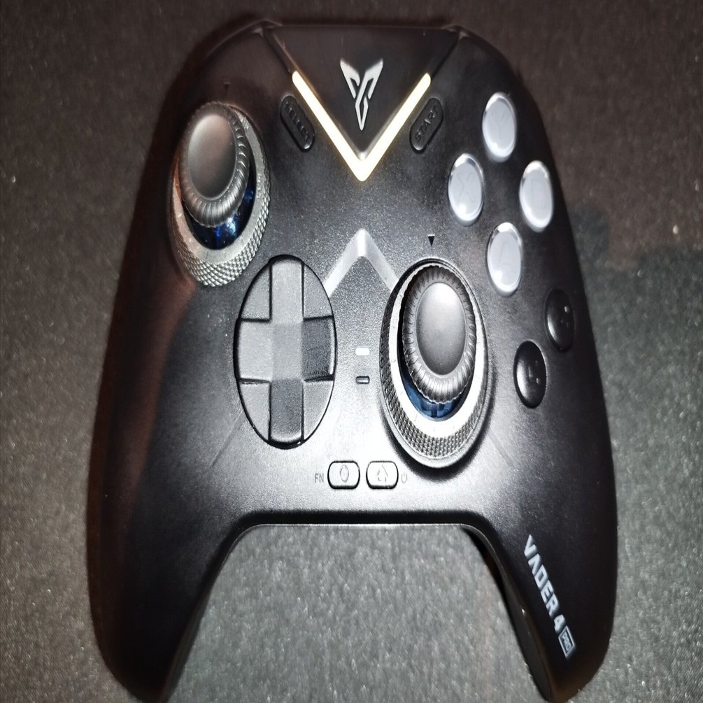VADER 4 PRO」超万能PCゲームパッド｜S_T _G