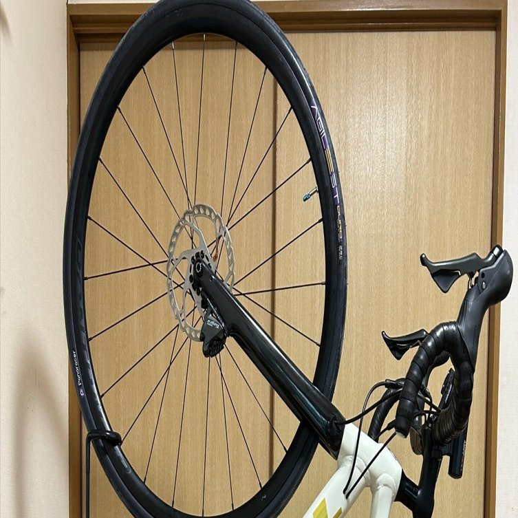 雨でロードバイク乗れないからタイヤ交換したった｜ピナレロ