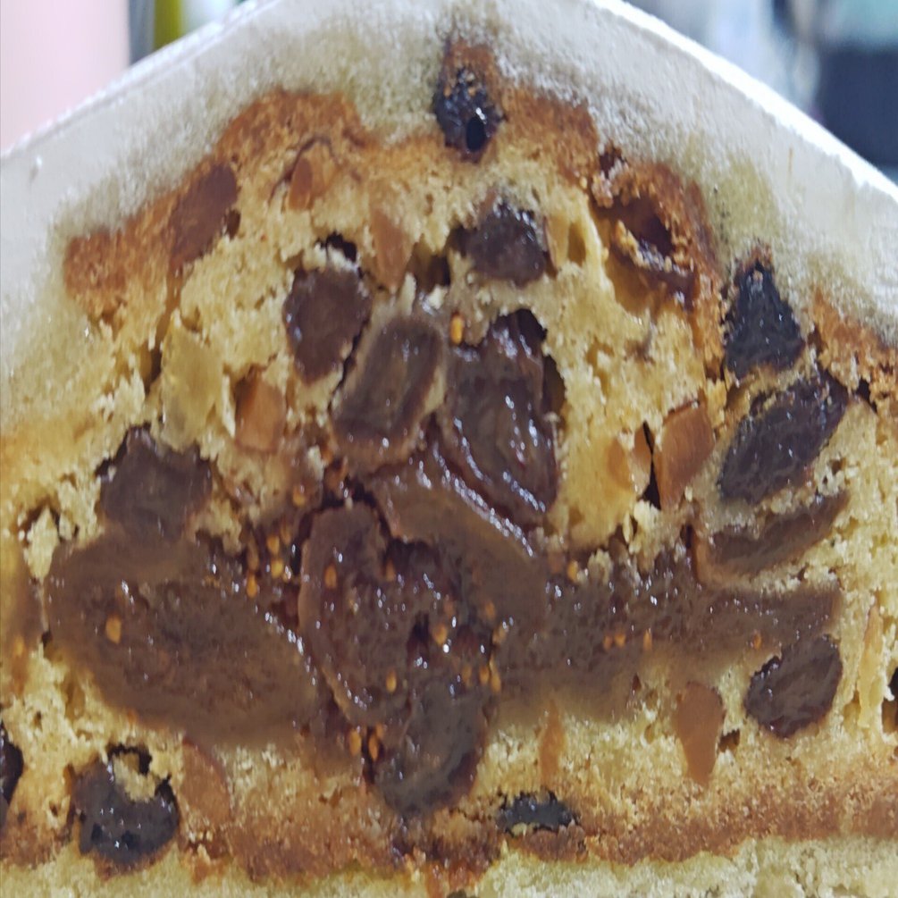 シュトーレン評① 近江屋洋菓子店｜ひだりききのキキ