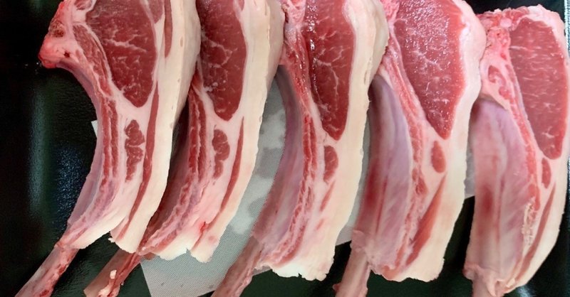 骨付き羊肉を中東風に仕上げる秘訣はヨーグルトだった