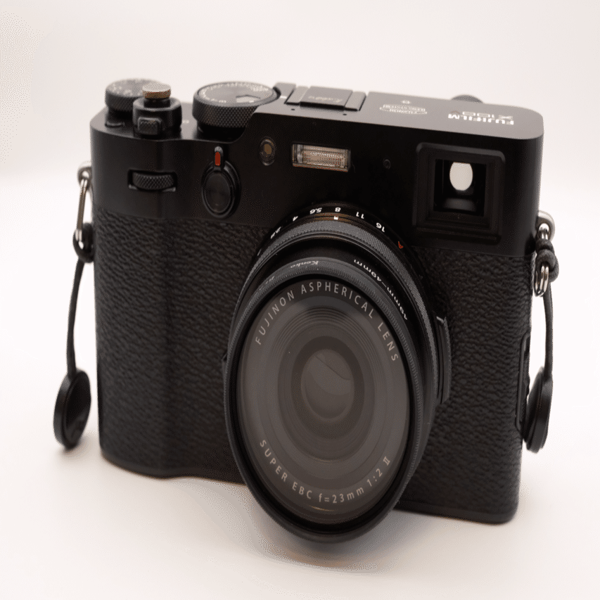 富士フイルムX100VI ブラック シャッター回数316回 美品 レンズフード付 富士フイルムX100VI ブラック シャッター回数316回 美品 レンズフード