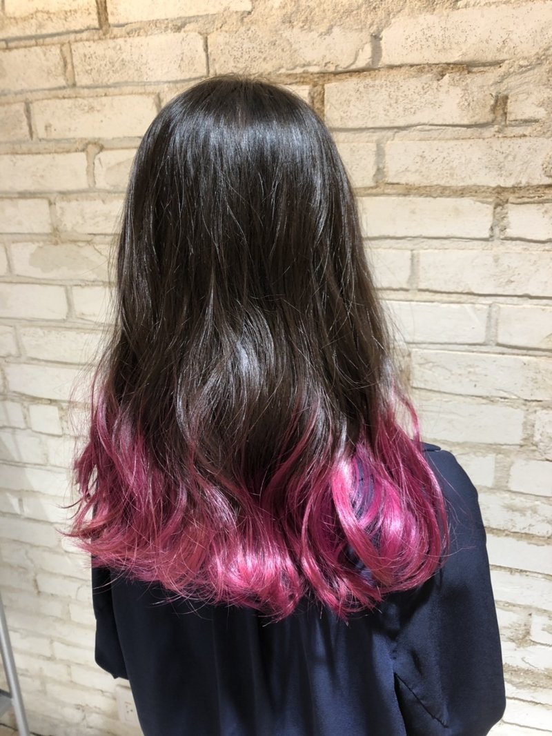 髪色ピンク