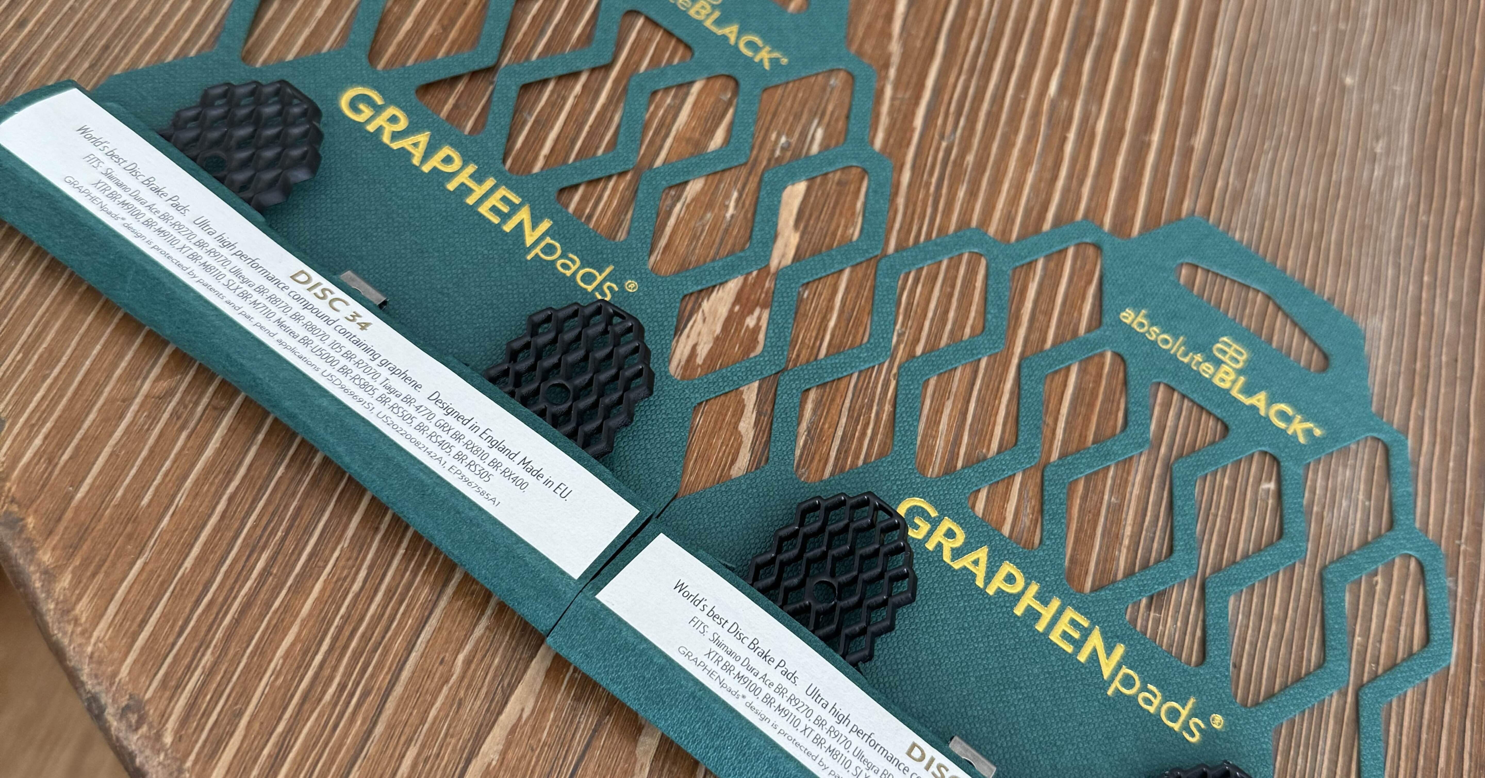 (ちのん)アブソリュートブラックGRAPHENpads パッドセット absoluteBLACK GRAPHENpadsの詳細レビューと考察｜いもひろし