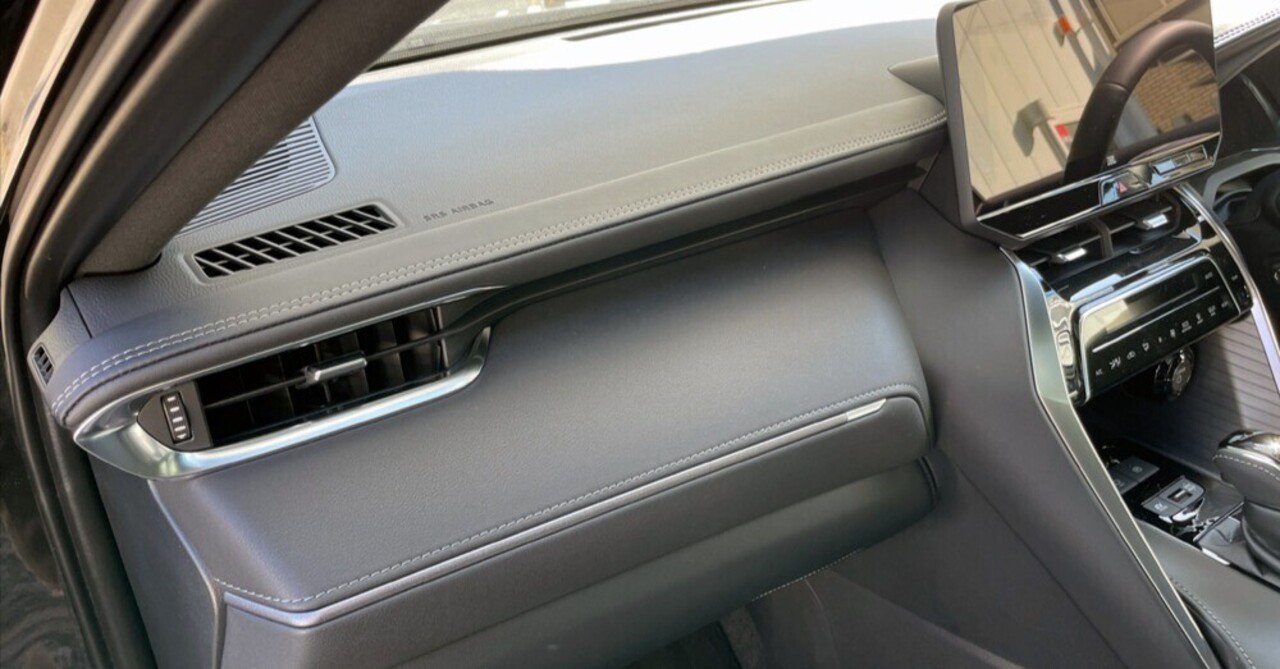 80ハリアー「レザー＆ステッチ」採用で一気に広がる高級感