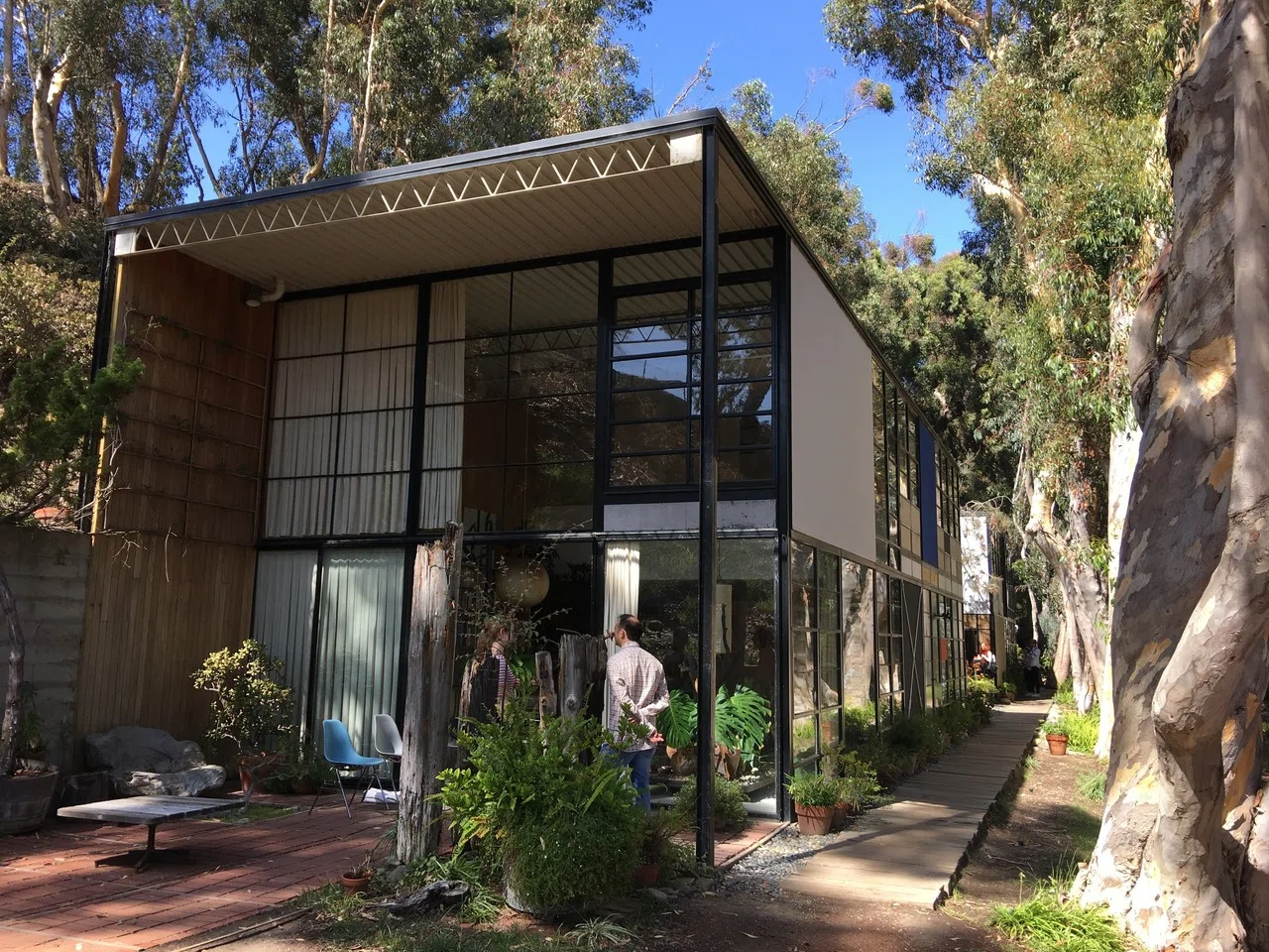 The Eames House (イームズハウスの見学）｜MOJA MOJA