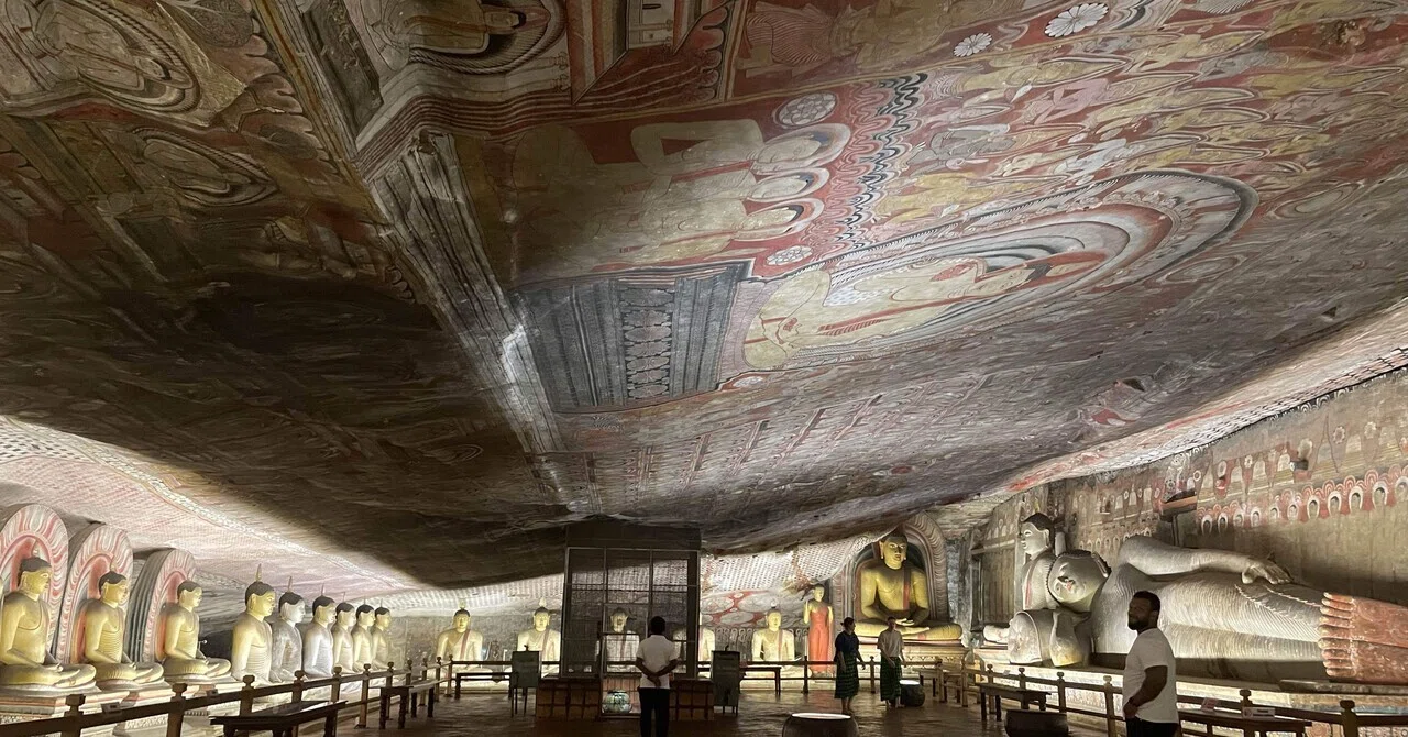 スリランカ1人旅行】2日目・ニゴンボ→象養育施設→ダンブッラ石窟寺院 