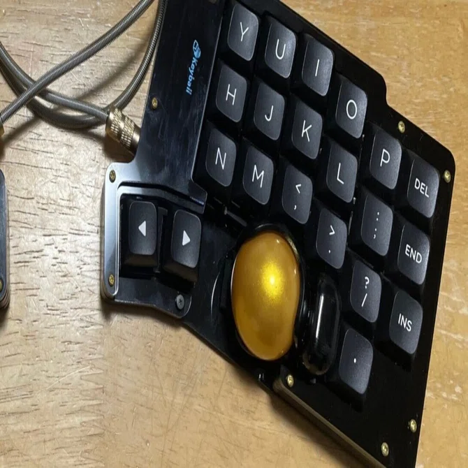 【美品】keyball44 半田付け不要 / 白 フルセット keyball44 ホワイト 組立済みセット RGB機能付き - メルカリ