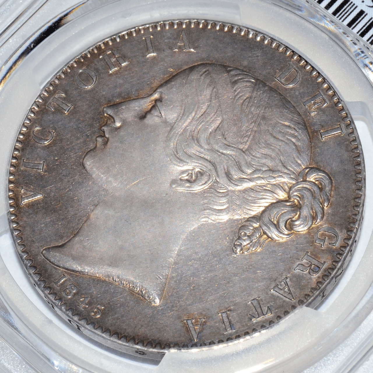 1845年 ヴィクトリア女王 クラウン銀貨　ヤングヘッド　大型銀貨 アンティークコインの世界 ｜ ヴィクトリア女王のヤングヘッド