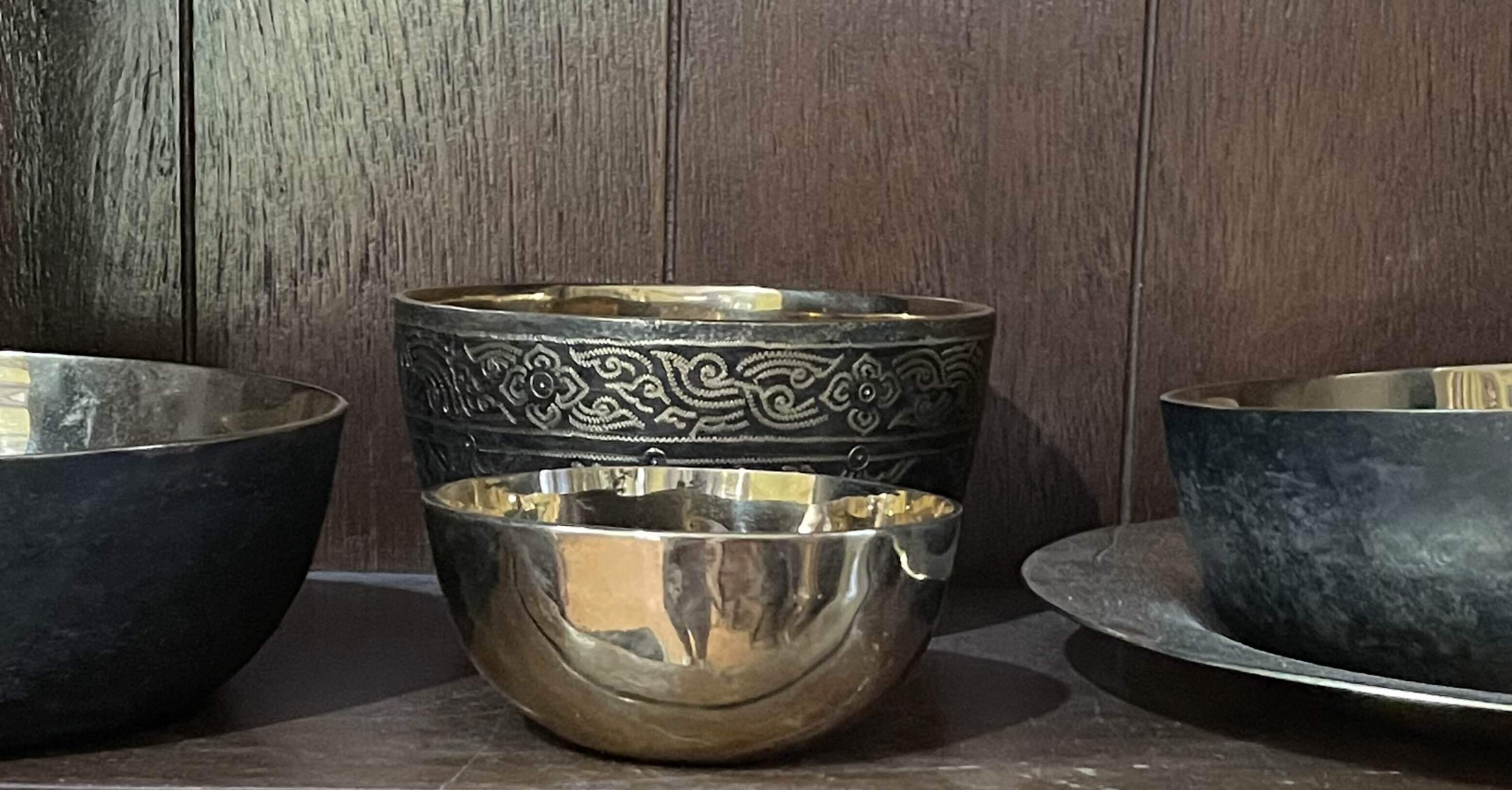 バーンブーブロンズコミュニティ】タイ伝統工芸の青銅器を作る最後の