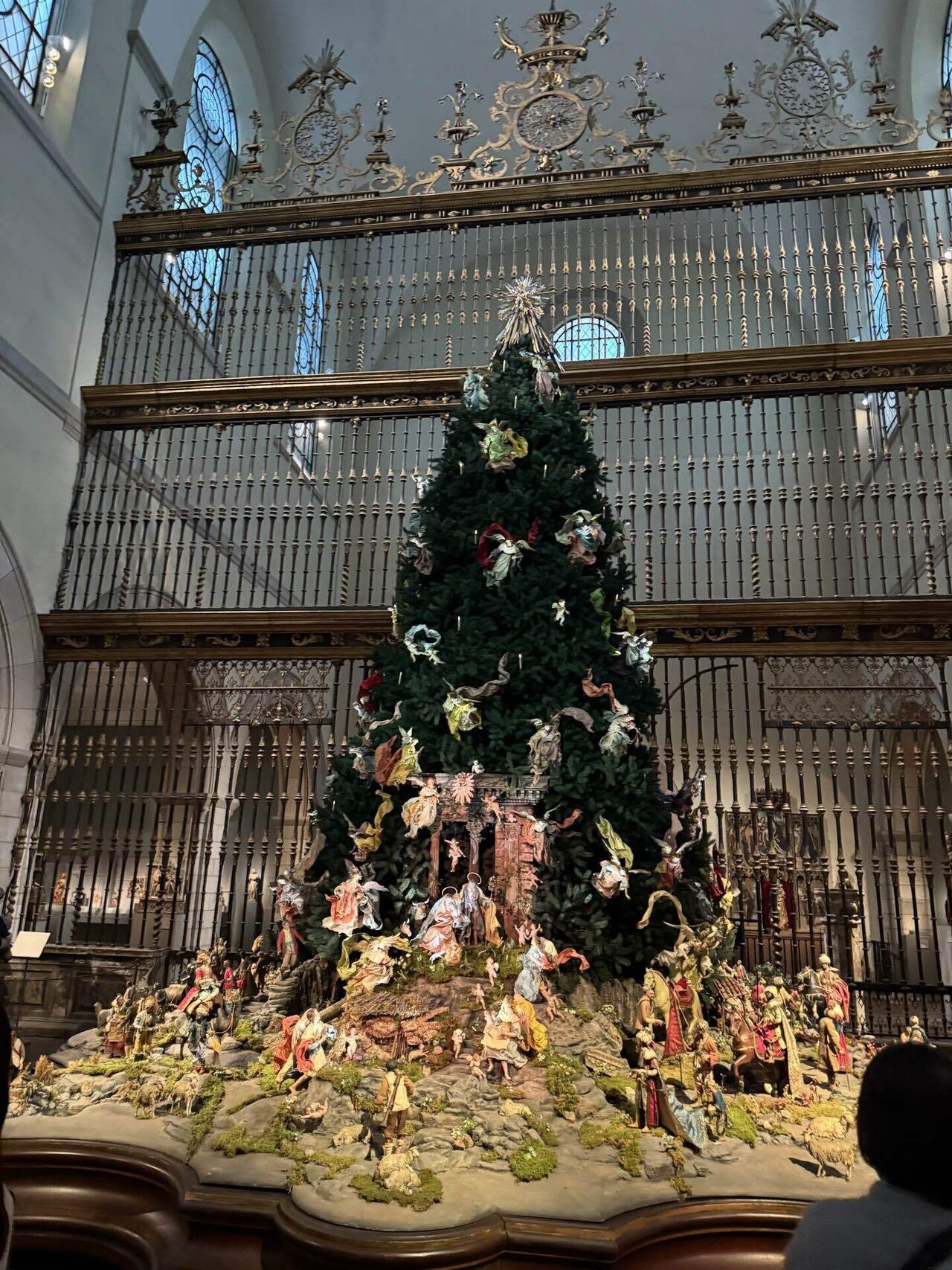 ニューヨークで毎日困ってます】メトロポリタン美術館のツリーと日本語