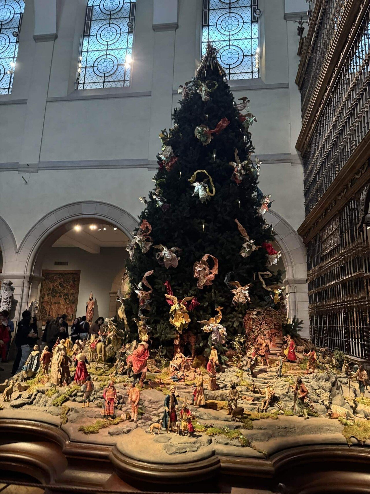 ニューヨークで毎日困ってます】メトロポリタン美術館のツリーと日本語