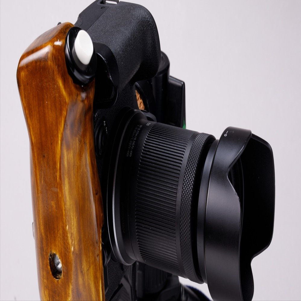 レリーズ付き縦位置グリップを作ってみました｜小山壯二