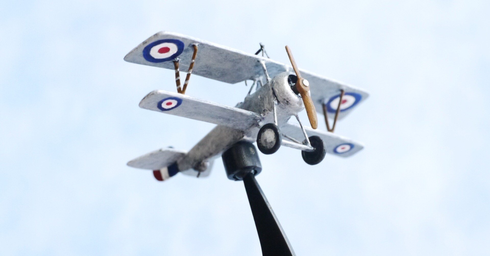 貴重！戦前の複葉機と二人のパイロットの写真です。当時のものです 貴重！戦前の複葉機と二人のパイロットの写真です。当時のもの