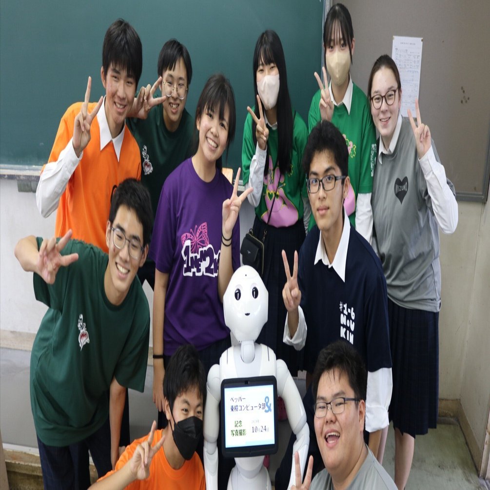 生徒同士の絆を深めたPepper、文化祭の謎解きでヒントを出す〜人型