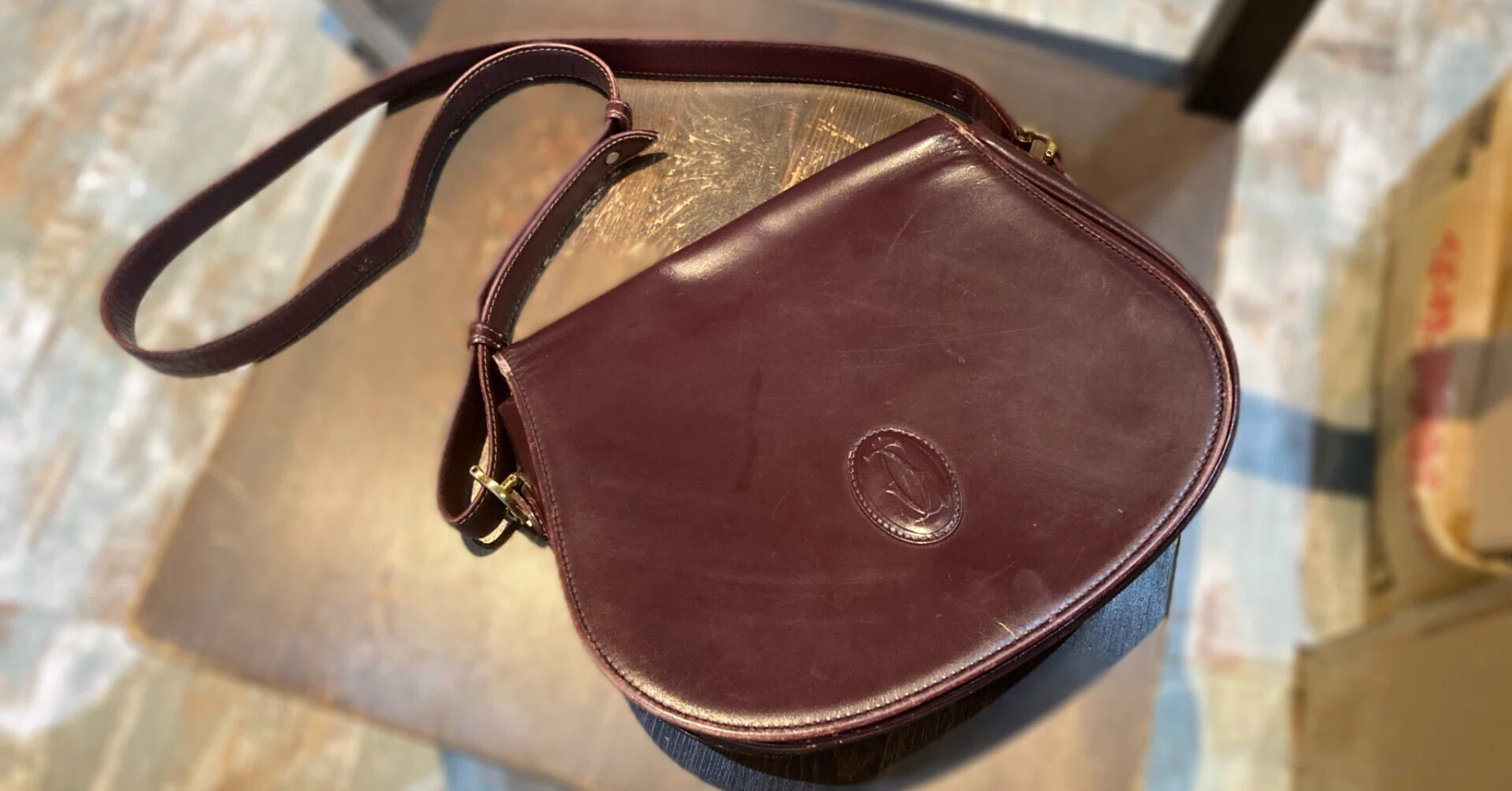 ショルダーバッグのストラップ根付修理】Cartier/カルティエの