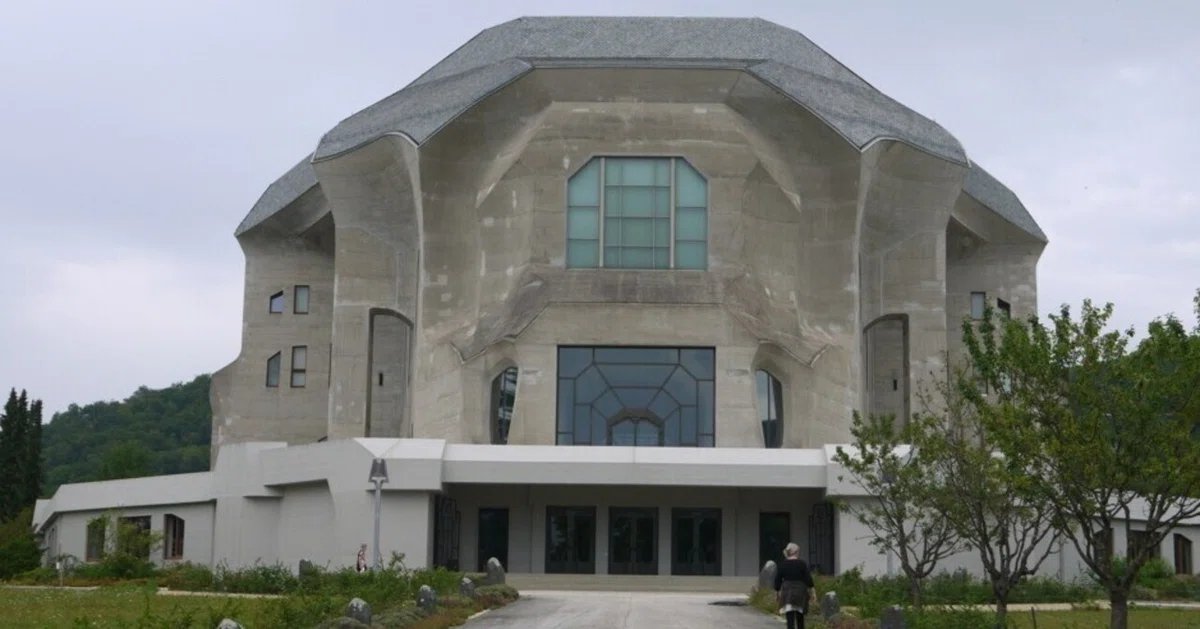 ドイツから少し足を伸ばしてスイスドルナッハ その1 シュタイナー建築 