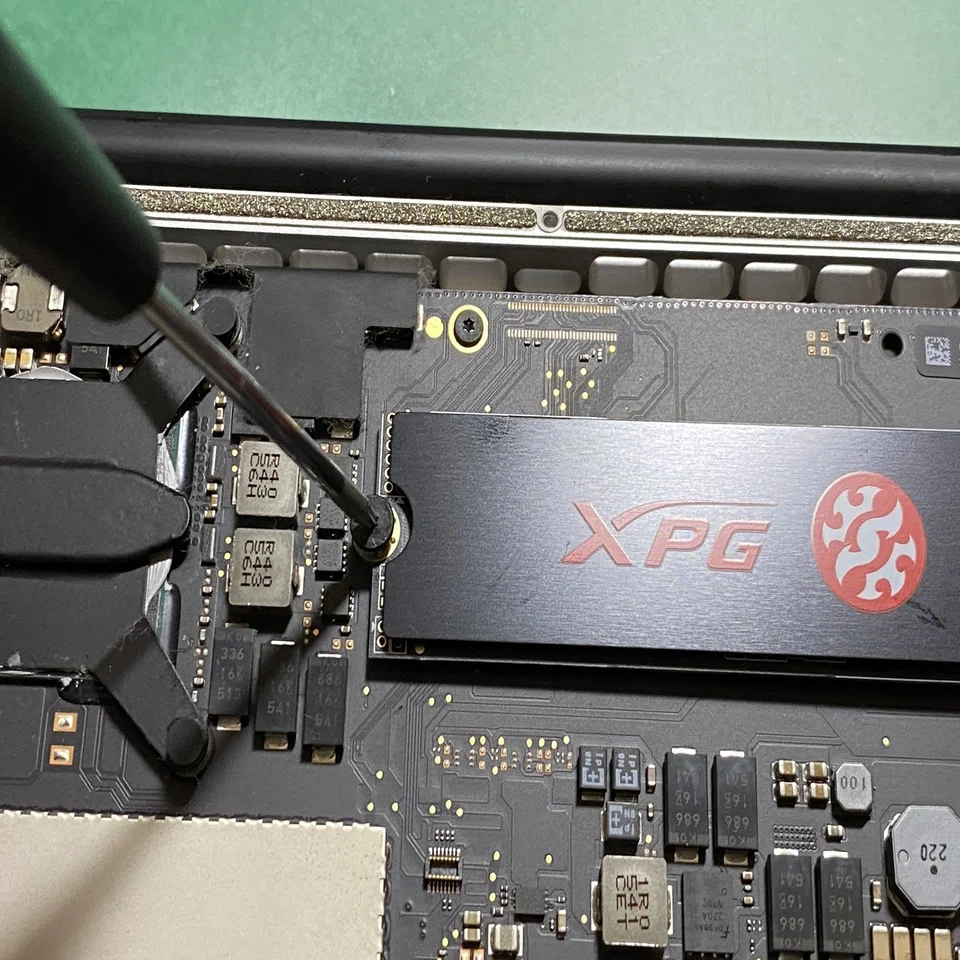 備忘録＆お役立ち》MacBook Pro (Retina, 13-inch, Early 2015) の内蔵 