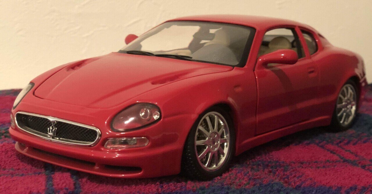 Amazon.co.jp: マセラティ 3200GT 1/18 コーンズ物 : おもちゃ
