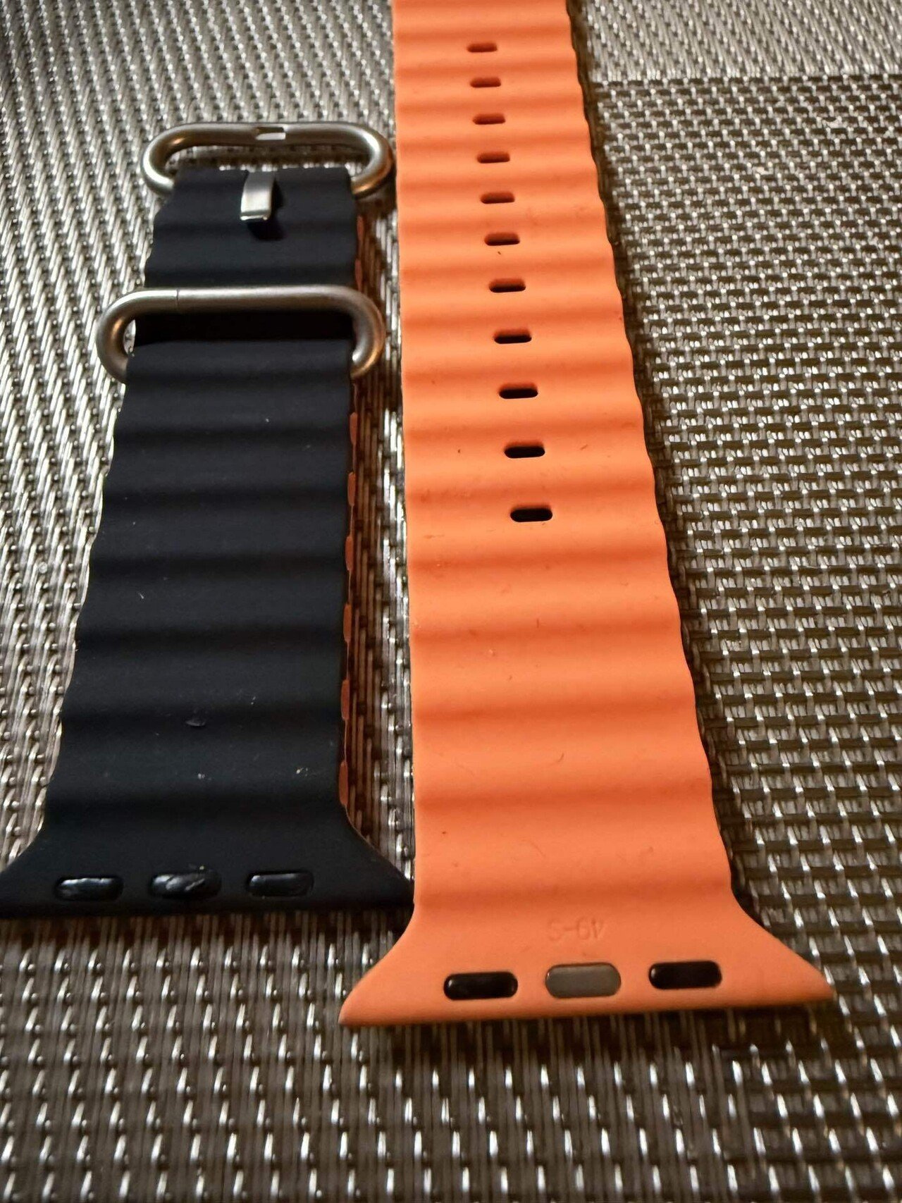 Apple Watch ultra 2 純正 オレンジオーシャンバンド - 腕時計 Apple Watch ultra 2 純正 オレンジオーシャンバンド - 腕時計