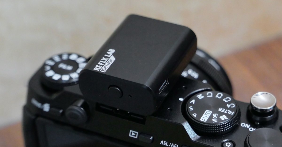 コンパクトカメラのためのミニフラッシュ。 REFLX LAB と ANDOER コンパクトカメラのためのミニフラッシュ。 REFLX LAB と ANDOER