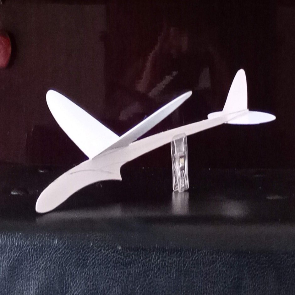 SAV_022 胴体に指をかけて投げる楕円翼ハンドランチ機 ｜魚眼アンテナ