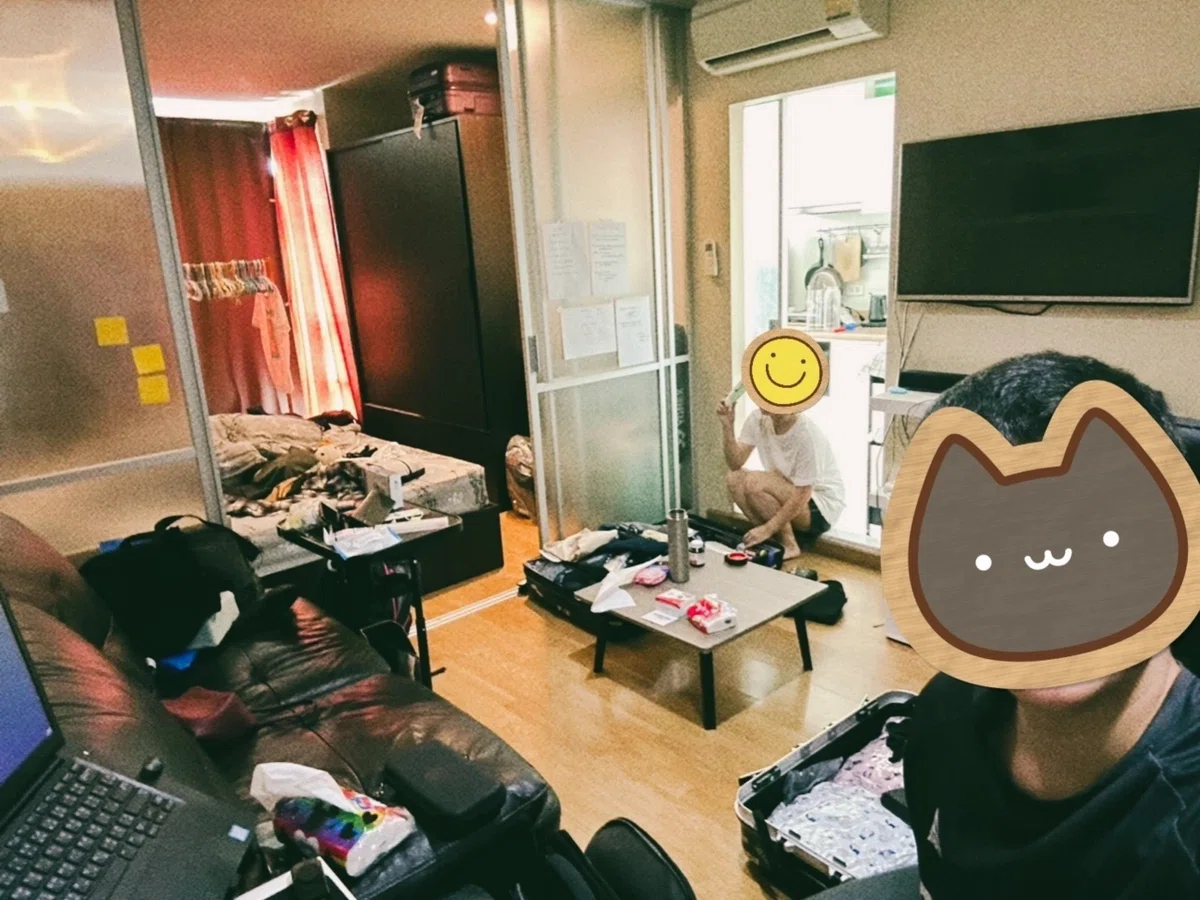 日本行きの荷造りをしている様子