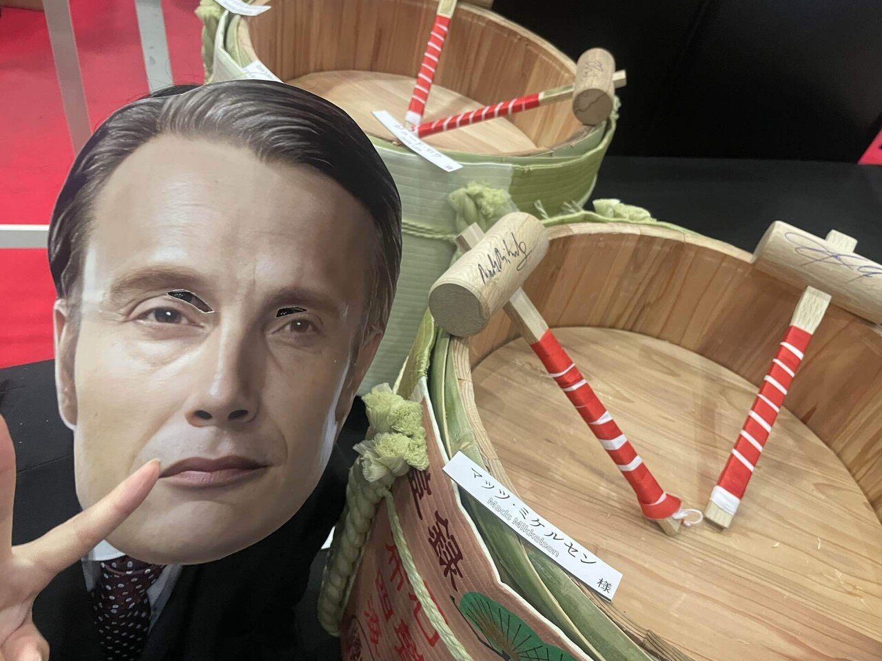 ヒュー・ダンシー サイン入り ポートレート マッツ・ミケルセン