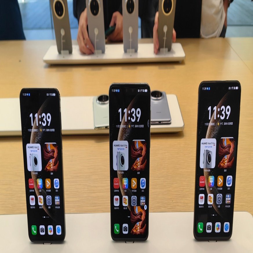 スマホ新製品の沼に埋もれた深セン訪問記（2024年11月）｜山根康宏