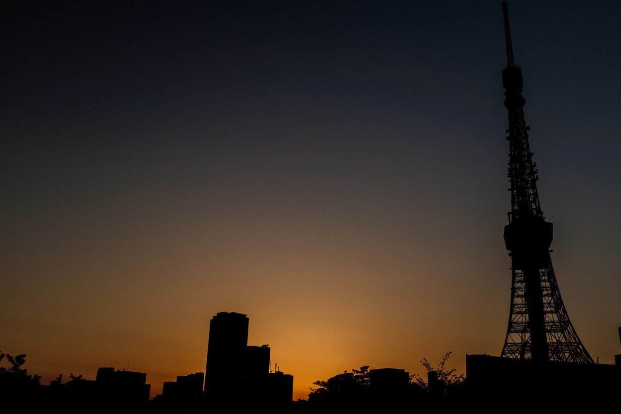 夕方の東京タワー ナイトゥ 夕方の東京タワー ナイトゥ