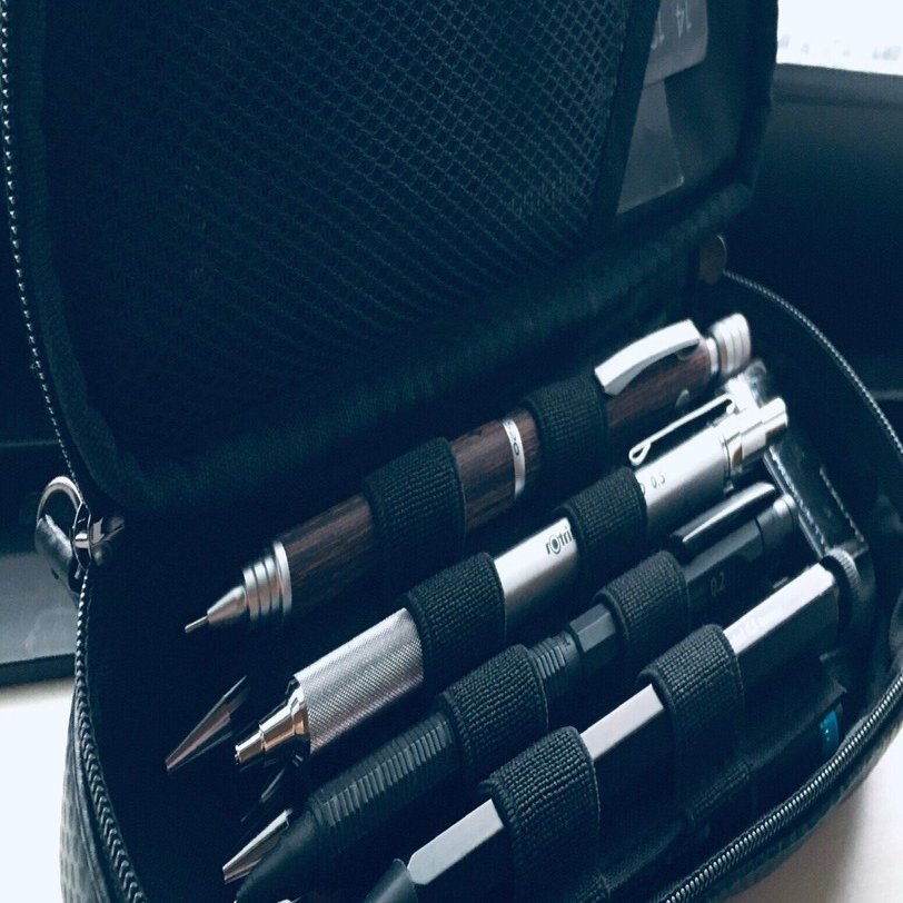 友達の筆箱を紹介する。｜hika.