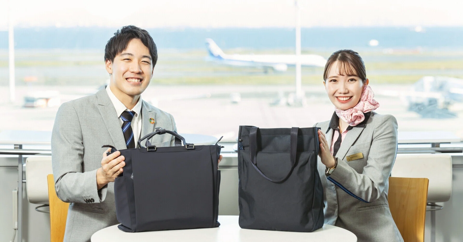 ANA FINDS」バッグで国際線のフライトへ。CAが使ってみてわかった！旅