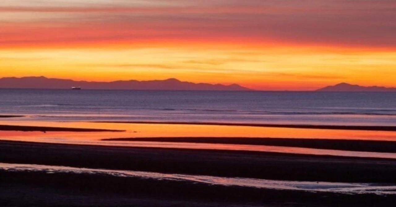 0232 干潟が織りなす幻想的な絶景、奇跡の夕陽「真玉海岸」（大分県