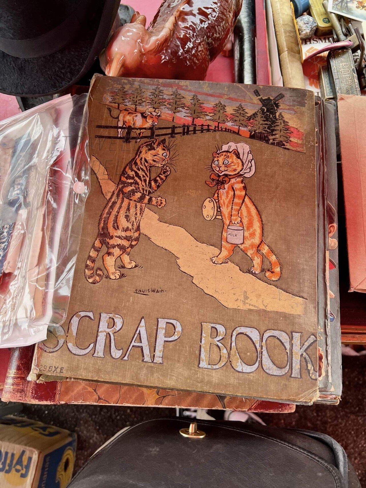 ロンドンのアンティーク屋さんでみつけたスレッドレースのテーブルクロス ロンドンのアンティーク屋さんでみつけたスレッドレースのテーブル