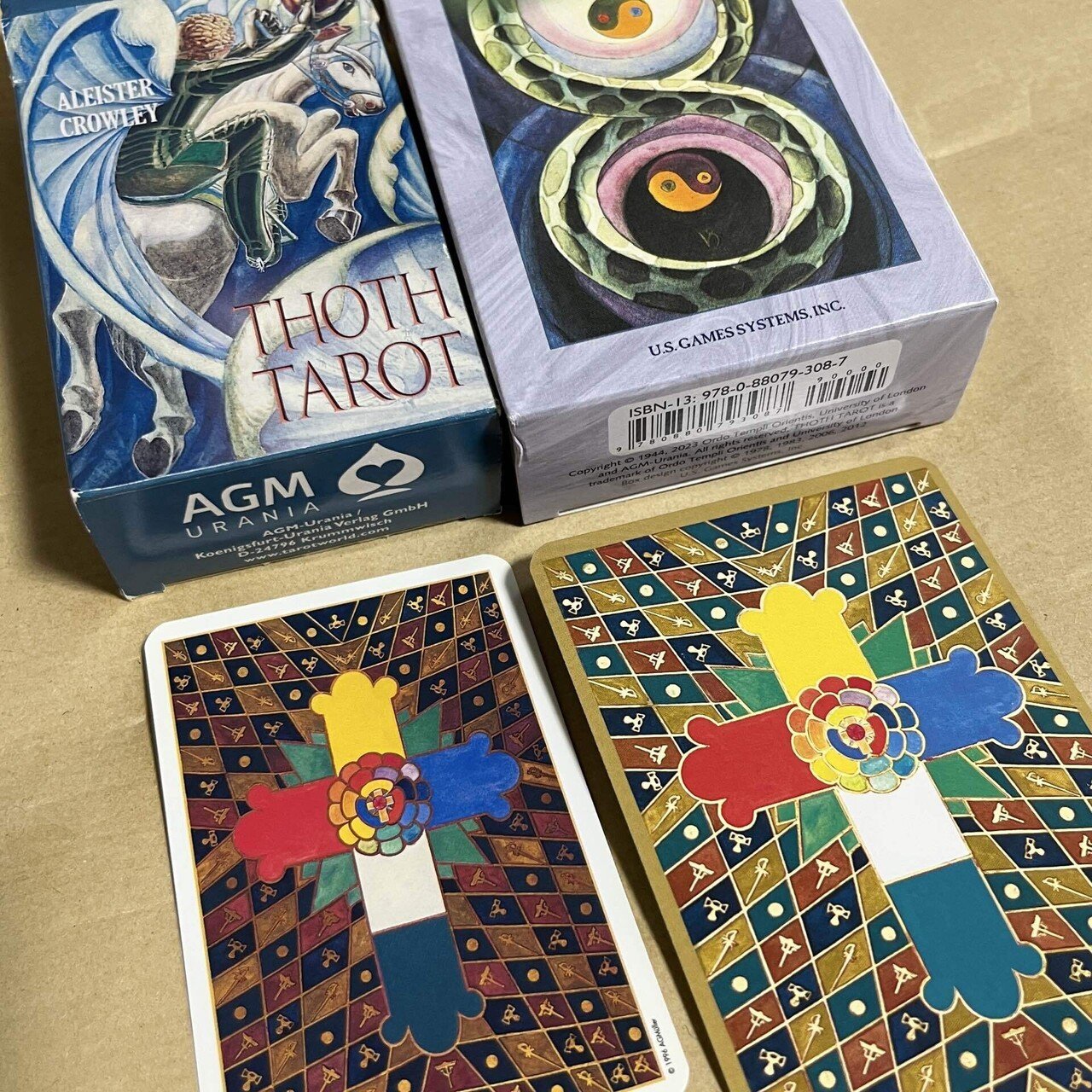 トートタロットをデザインガチ勢が開封レビューしてみた