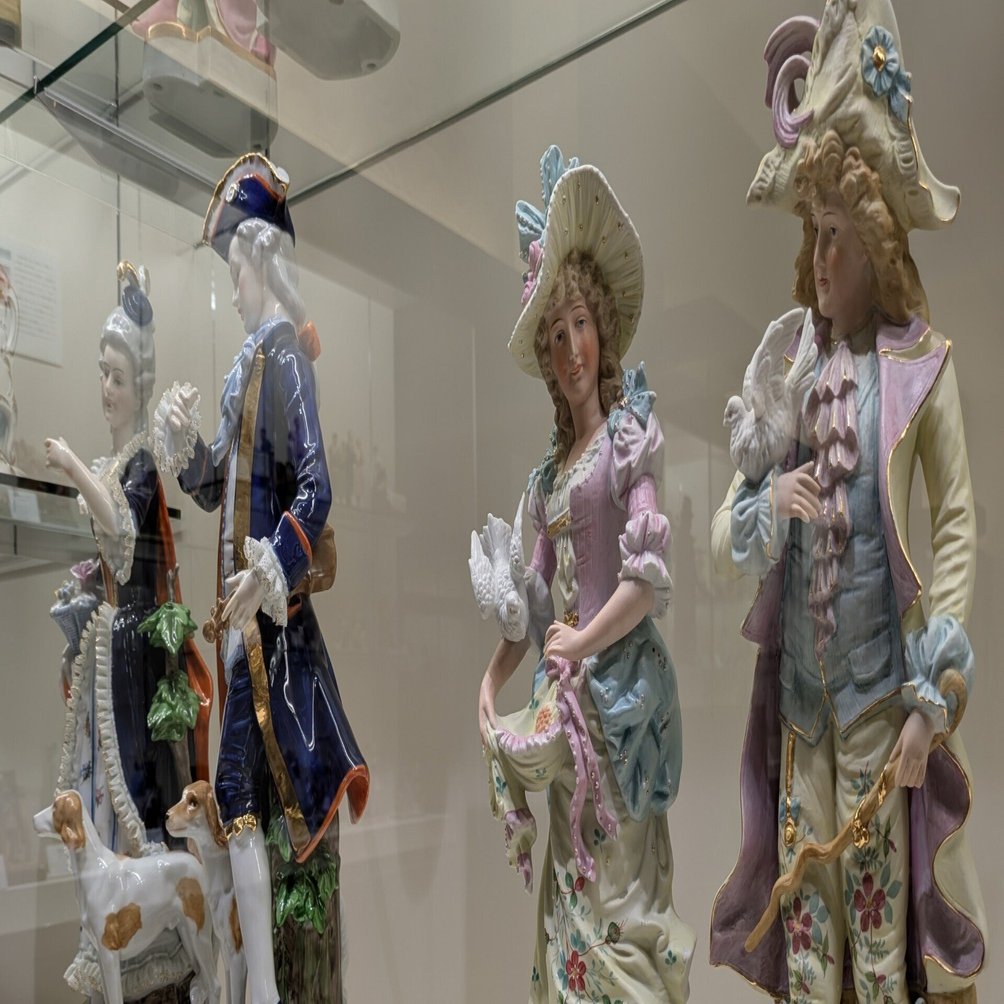 横山美術館『華麗なる陶人形展』｜レオナール・フグ田🐚