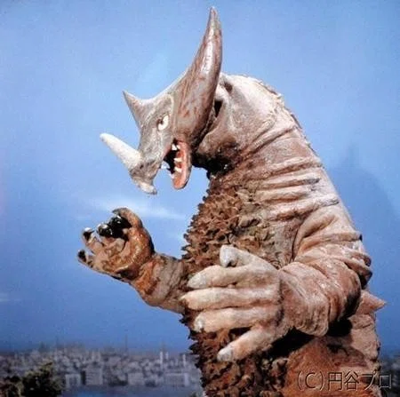 ウルトラマンの怪獣には3つのルールがあった。成田亨から学ぶデザイン