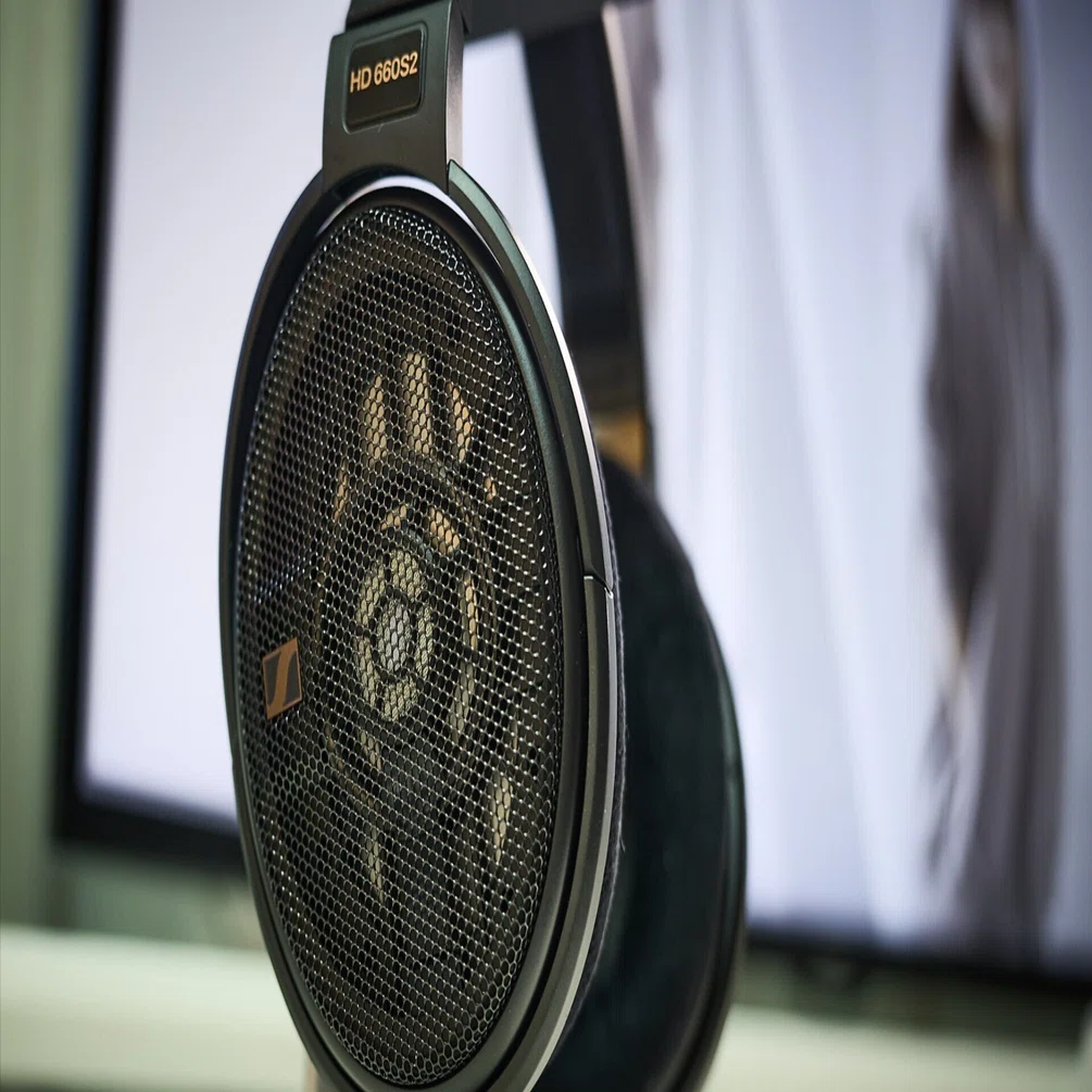 SENNHEISER] Perfume の曲だけを聴かせて100時間のエージングを