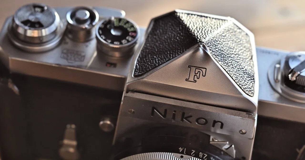 rareさまご購入予定品　Nikon F100 標準ズームレンズ付き camerart-shop_nikon-af-s-300mmf28g