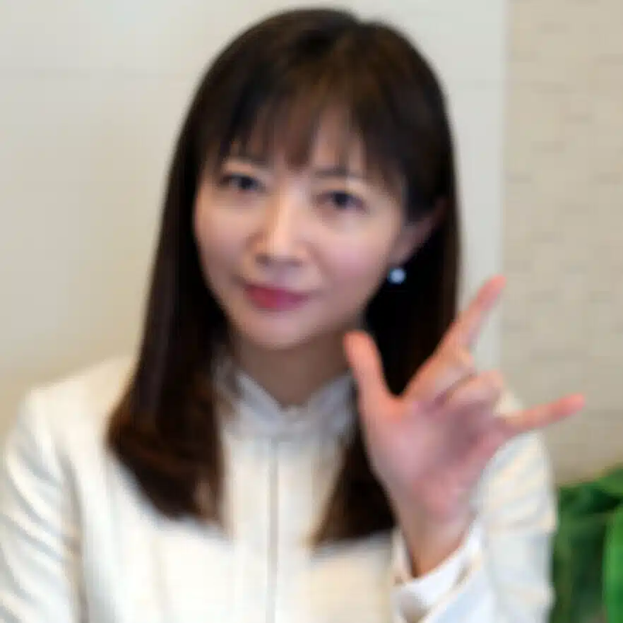 梨屋アリエ 