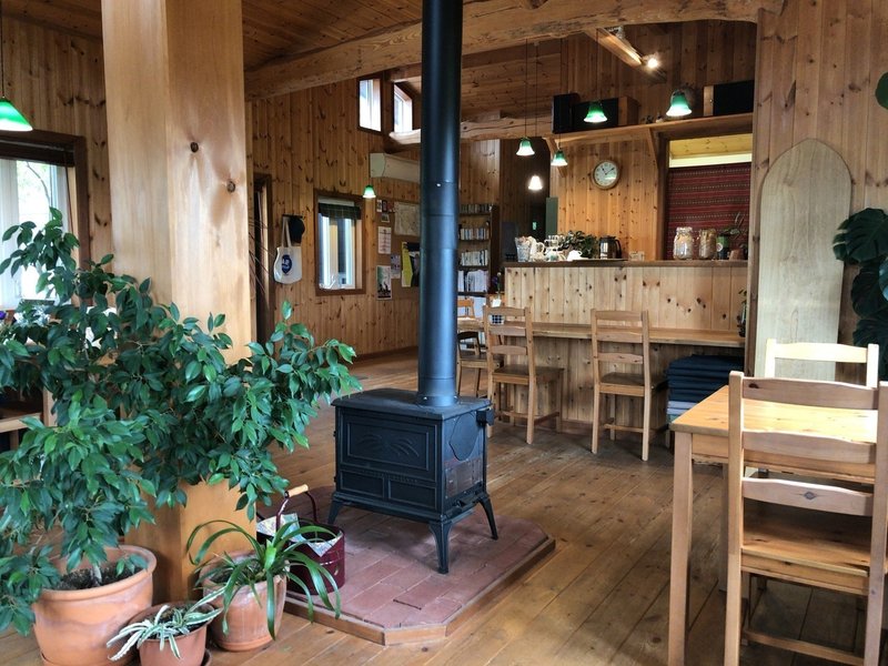 カフェ 千葉 上総一ノ宮の ハレ 心地よいジャズが流れる店内でホットドックを頂く Remotework Love Note