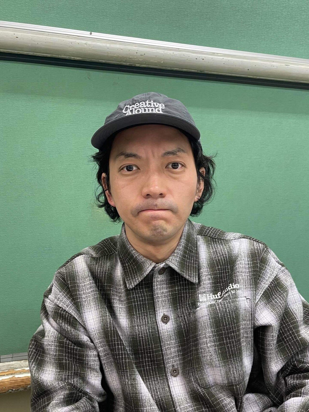 橋本直『細かいところが気になりすぎて』（新潮社）を読んでいます