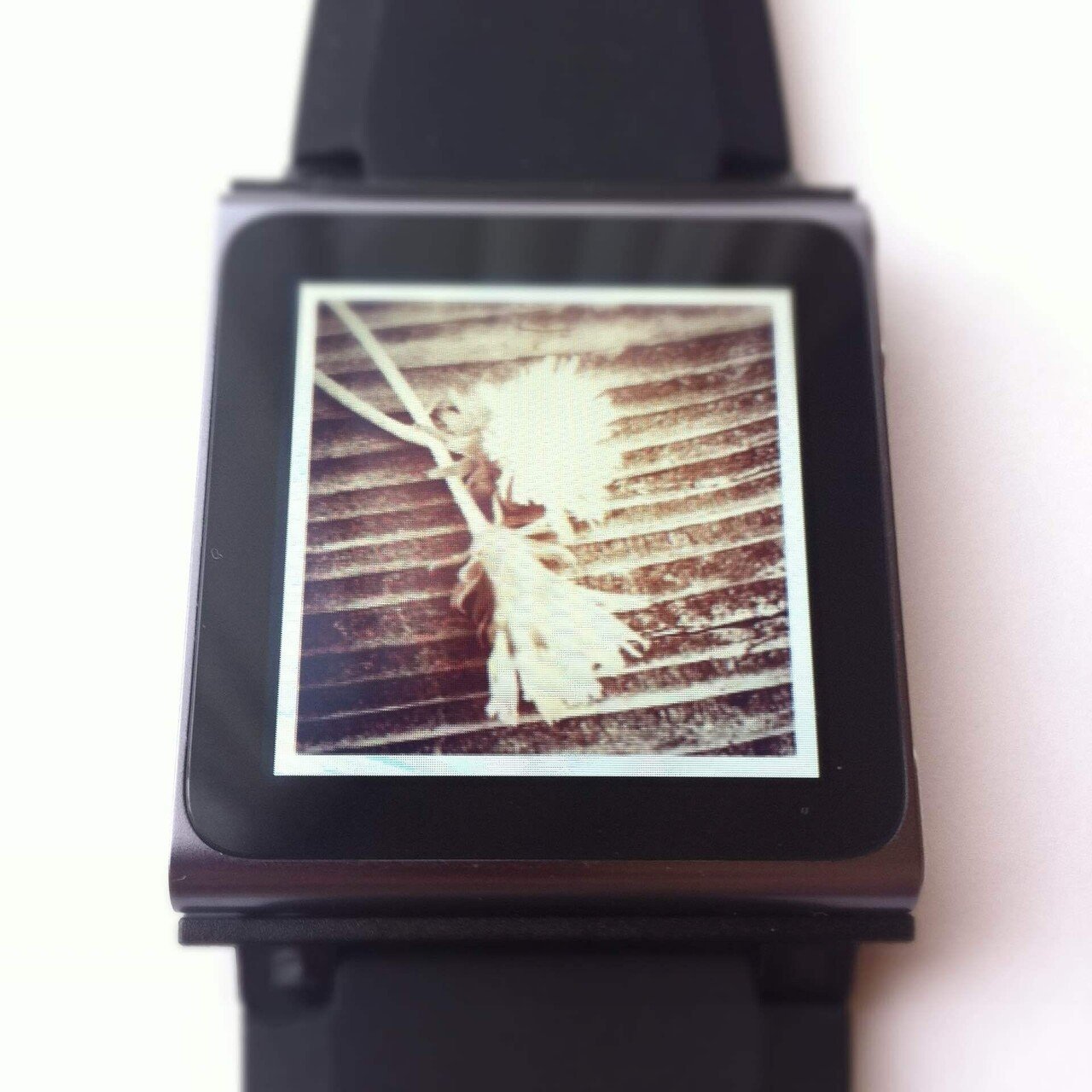 ★1円～★AppleWatch風カスタム iPod nano 第6世代 16GB シルバー★MC526J★ Apple WatchをiPod nano風に変身させるシリコンケースのコンセプト