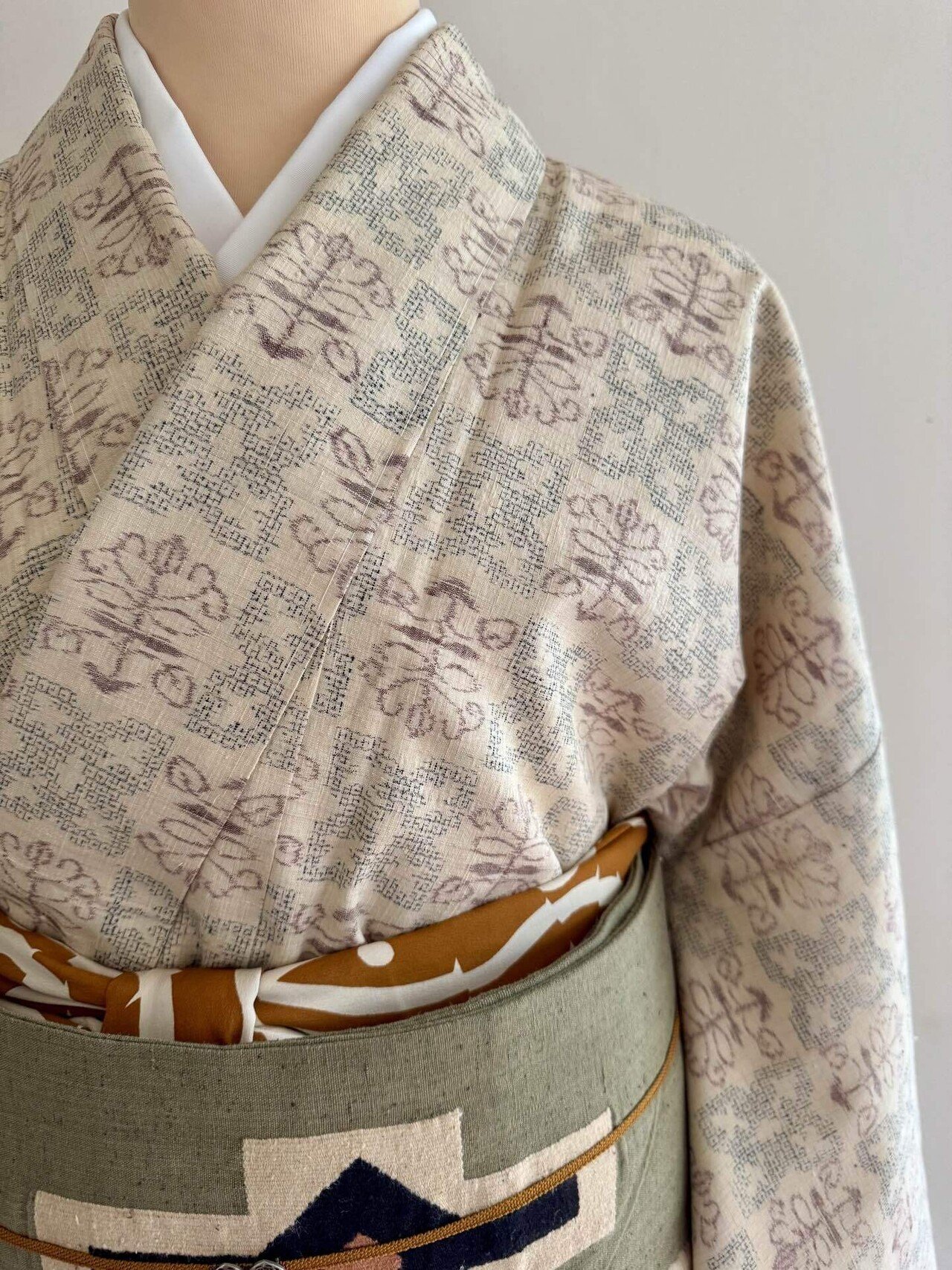 亜麻色百亀甲総柄結城紬着物|夢吉きもの 亜麻色百亀甲総柄結城紬着物|夢吉きもの