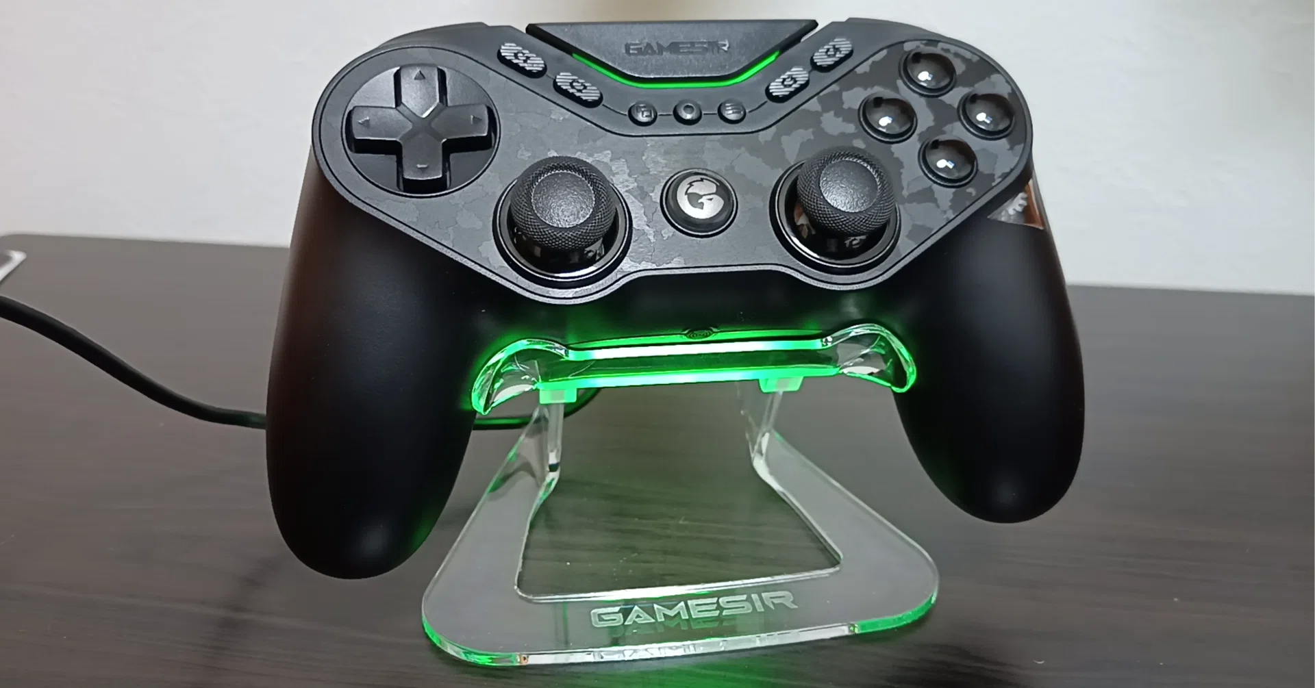 GameSir Tarantula Pro』～PS形状で、ボタンがNintendo Switch配列と 