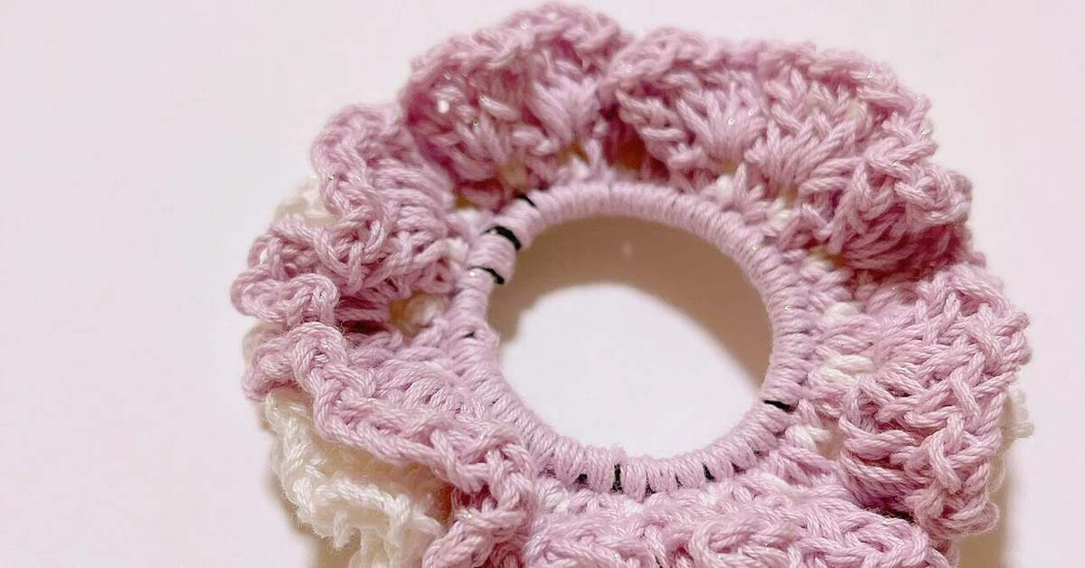 ハンドメイド フリルシュシュ かぎ針編み ぴんく（フリルシュシュ かぎ 