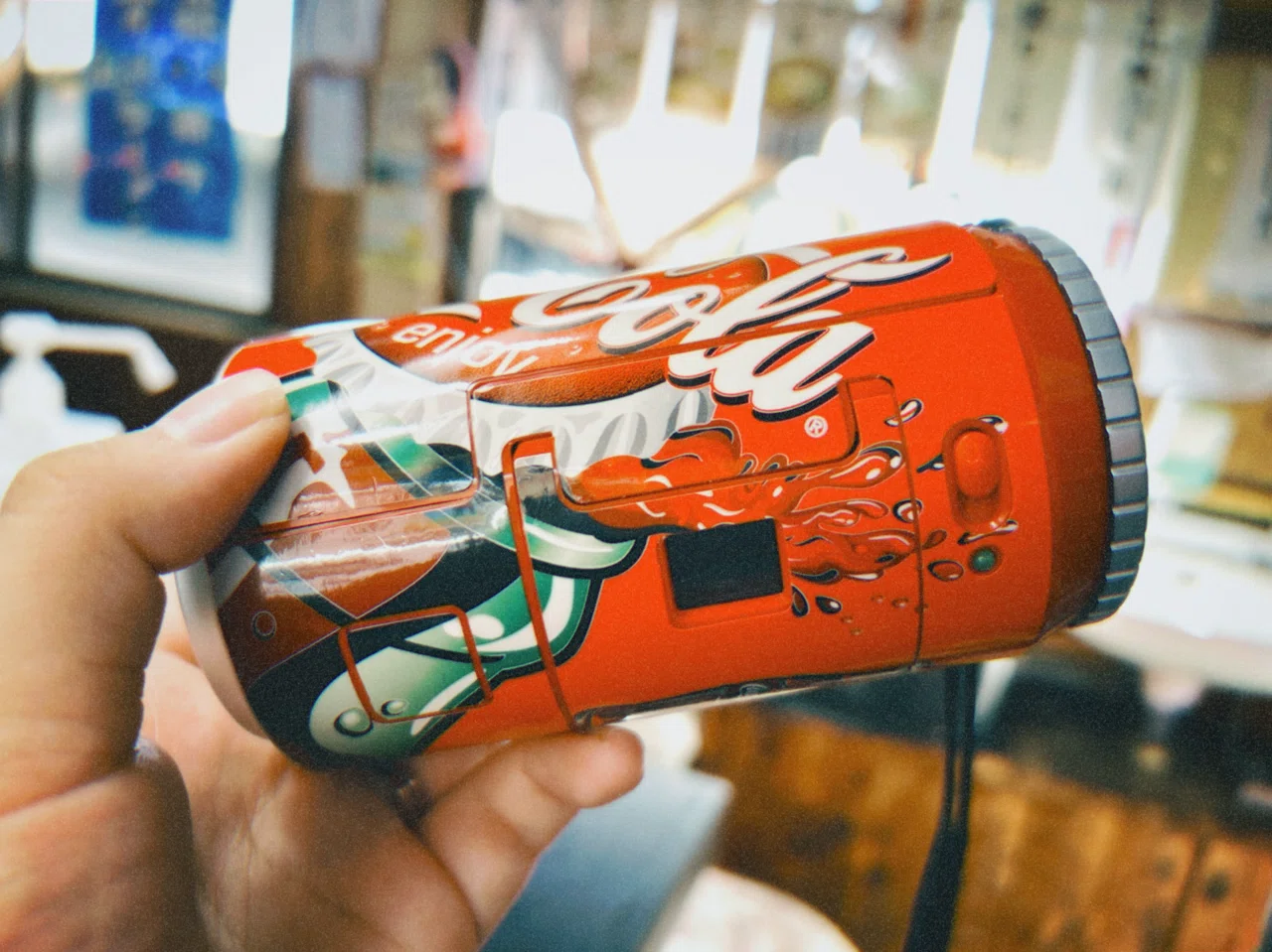 コカ・コーラ型のフィルムカメラ|かまた コカ・コーラ型のフィルムカメラ|かまた
